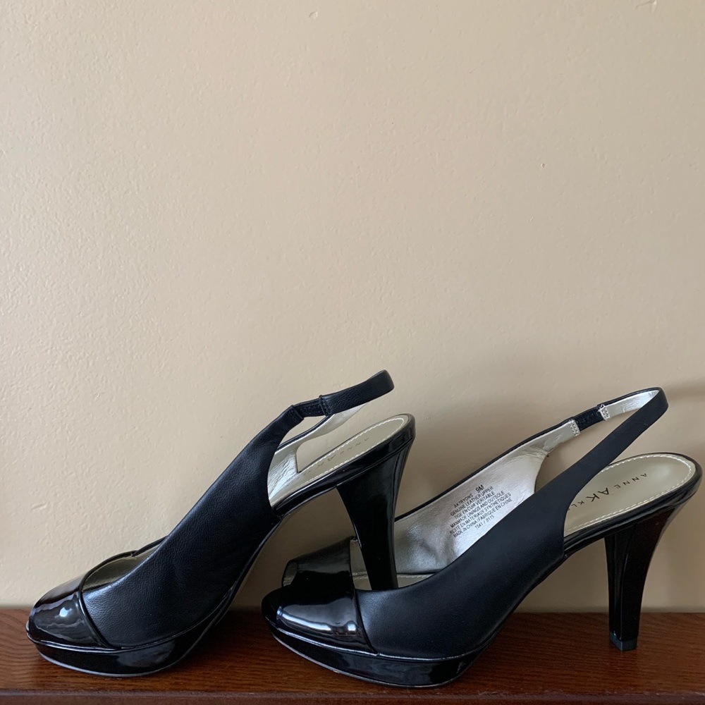 NWOT - Anne Klein leather heels